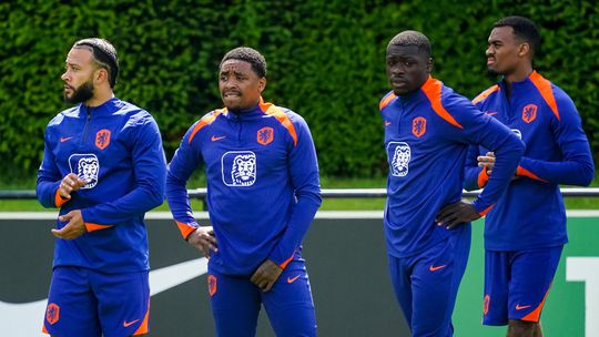 Slaapkamergeheimen Steven Bergwijn en Brian Brobbey onthuld: 'Ik ben tweehandig'