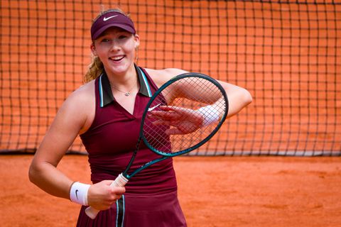 Toptennisster (18) opgelucht na zege tegen 'overgelopen' vriendin op Roland Garros: 'Dat is een marteling'