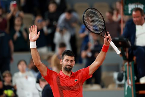 Toptennisser Novak Djokovic maakt opvallend gebaar bij Champions League-huldiging van PSG