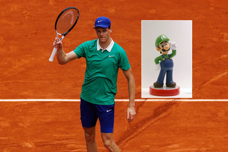 Jannik Sinner maakt met merkwaardige outfit indruk op Roland Garros: toptennisser lijkt op bekend spelpersonage