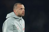 Trainer uit zorgen over kwaliteiten van John Heitinga: 'Ik hoop niet dat Ajax dat denkt'