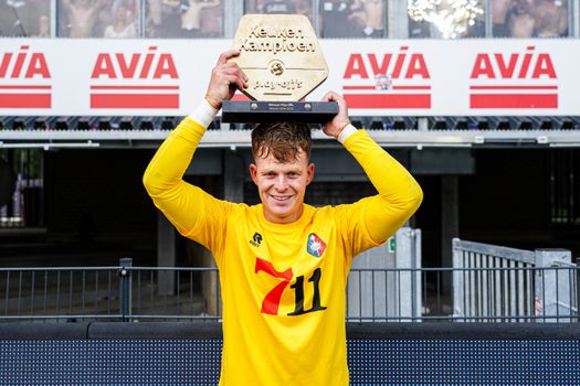 Zoon van bondscoach Ronald Koeman onzeker over toekomst na onverwachte promotie naar de Eredivisie