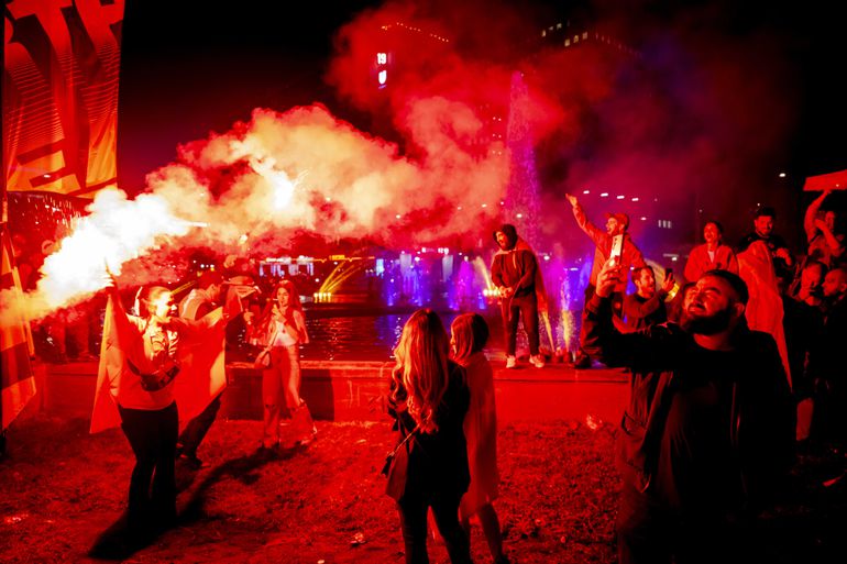 Groot feest in verschillende Nederlandse steden na zege van Turkije op EK voetbal