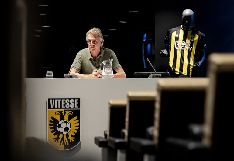 Vitesse tempert feeststemming ondanks late reddingsactie: 'Het is nog niet rond. Punt'