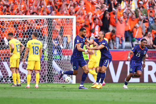 Bekijk hier de drie goals van Cody Gakpo en Donyell Malen tijdens Nederland - Roemenië