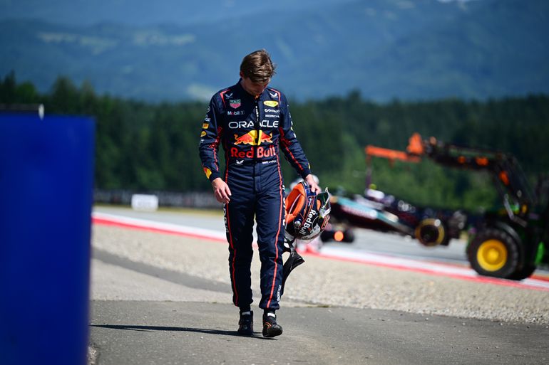 Red Bull geeft twijfelachtige update over toekomst Max Verstappen: 'Kan ik me niet herinneren'