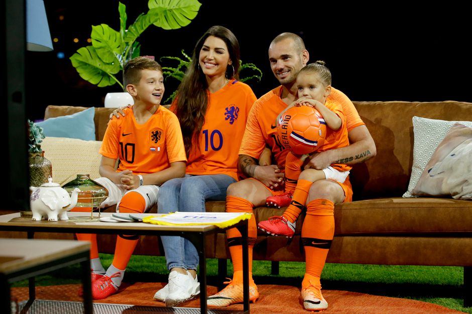 Oud-topvoetballer Wesley Sneijder duikt met Yolanthe Cabau (en Xess Xava) op in Amerika