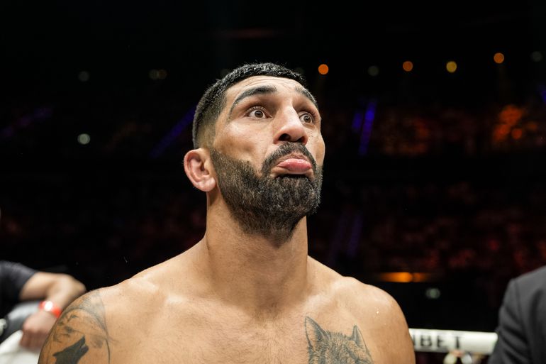 Bahram Rajabzadeh blikt terug op historisch gevecht Glory 100: 'Soms nemen de emoties het over'