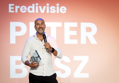 Kleinkinderen stuurden verraste PSV-trainer Peter Bosz weg tijdens speciale opa-dag: 'Nu snap ik waarom'