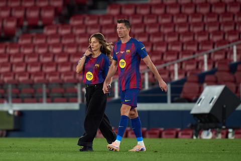 Vrouw van topspits Robert Lewandowski doodsbang voor levensgrote verandering: 'Ik wil helemaal eerlijk zijn'
