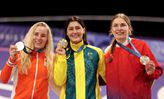 Manon Veenstra verrast in Parijs met zilveren medaille bij BMX: Laura Smulders mist nipt het brons