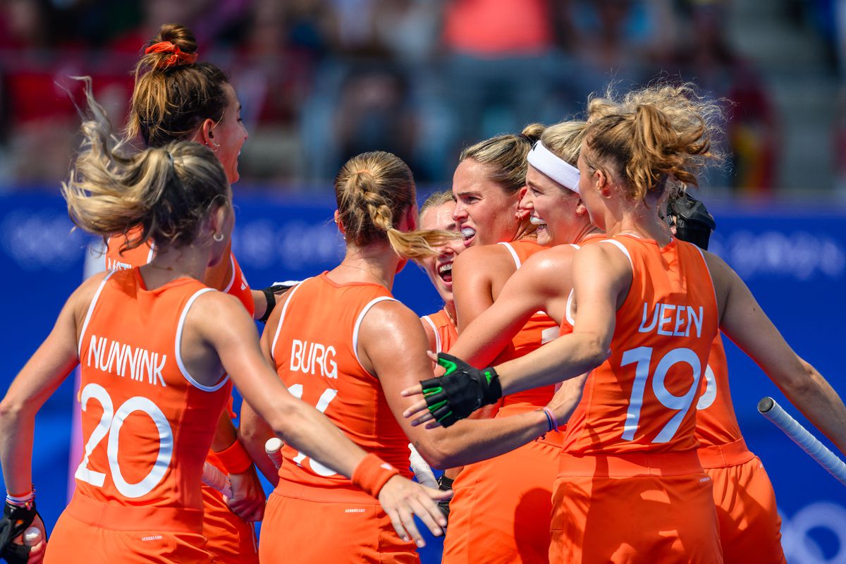 Enorme blijdschap bij Nederlandse hockeysters op Olympische Spelen: bekijk hier de mooiste foto's van de winst op België