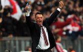 Louis van Gaal slaat aanbod Bayern München af, maar flirt wel met toplanden voor rol als bondscoach