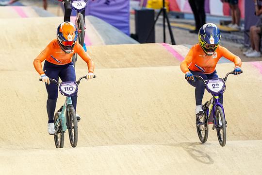 BMX'ers van TeamNL komen door de series heen, drie vrouwen in de halve finale