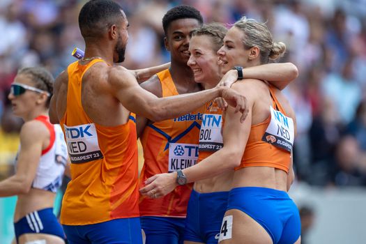 Femke Bol aan de kant in Parijs: zo start TeamNL bij de 4x400 meter estafette, wél met Lieke Klaver