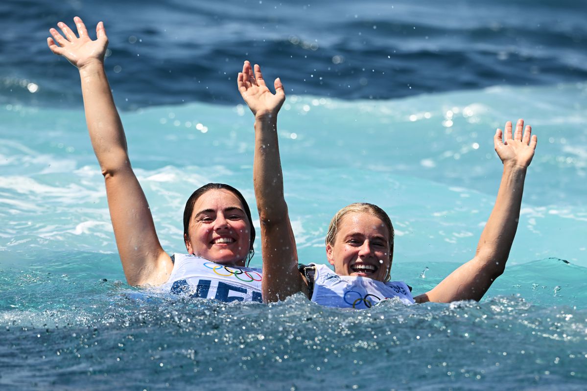 'Anders hadden we geen goud gehad': winnende zeilsters blikken terug op absurd slot medalrace