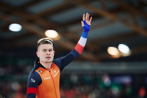 Topschaatser Joep Wennemars werkt zich in het zweet met nieuw cadeau