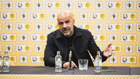PSV-trainer Peter Bosz pleit voor bijzondere spelregel in het voetbal: 'Wat als we dat zouden doen?'