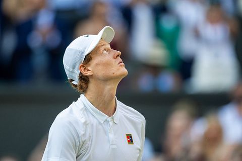 Nieuwe details over veelbesproken besluit Jannik Sinner: boze toptennisser greep hard in