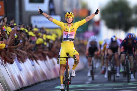 Toprenster Lorena Wiebes verdient veel minder prijzengeld dan Mathieu van der Poel met ritzeges in Tour de France