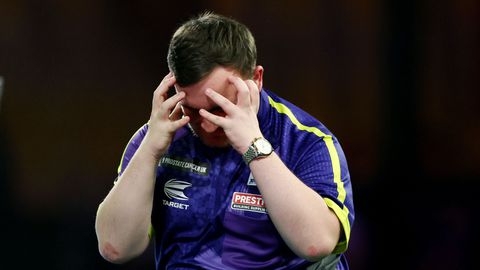 Luke Littler huilt op het podium na drama in privésfeer: 'Ik ben niet op zoek naar sympathie'