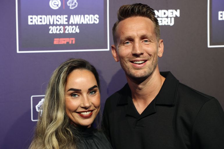 PSV'er Luuk de Jong zet zijn vrouw in het zonnetje: 'Trots op hoe ze die periode heeft doorstaan'