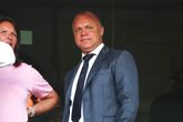 PSV-directeur Earnest Stewart maakt transferplannen bekend: twee vertrekken en transfertarget bevestigd