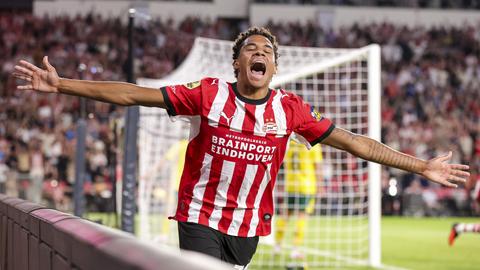 Opmerkelijke vergelijking met Ronaldinho voor PSV-sensatie (18): 'Ik ben best wel speels'