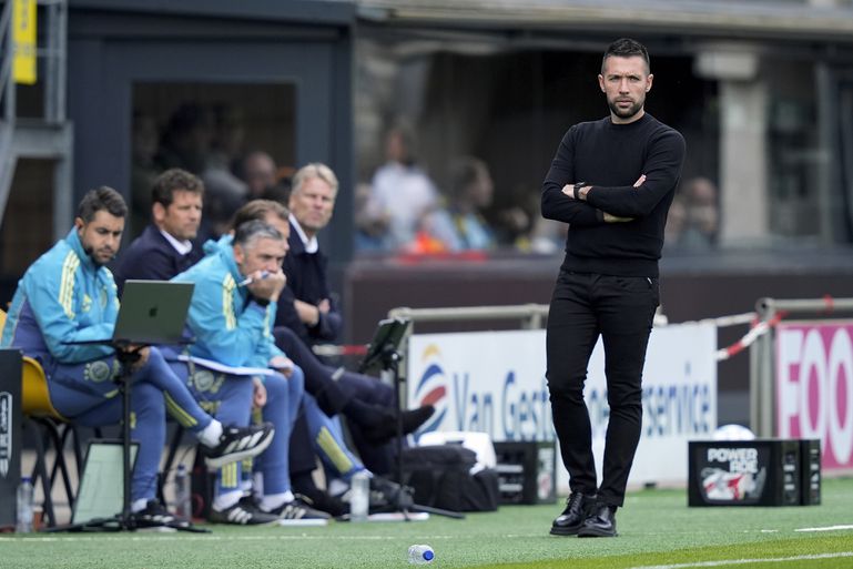 Gehavend Ajax moet tegen harde tegenstander profijt halen uit vele rouleren Francesco Farioli