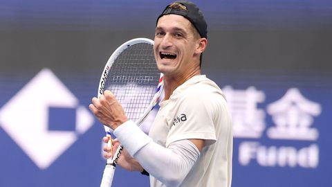 Tennissensatie (23) deelt heftig nieuws na drama op de baan: 'Was aan het stikken na ieder punt'