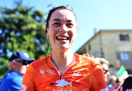 Nederlandse topwielrenster (25) beleeft absurde minuten bij EK tijdrijden: 'Ik dacht: dit klopt niet'