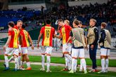 Milan Smit viert feest met Go Ahead Eagles na zijn 1-1 tegen Panathinaikos. ©Pro Shots