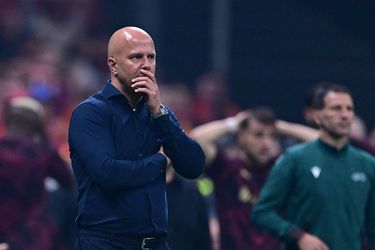 Voetbalicoon hakt in op Liverpool-trainer Arne Slot: 'Dan zou hij gekruisigd worden'