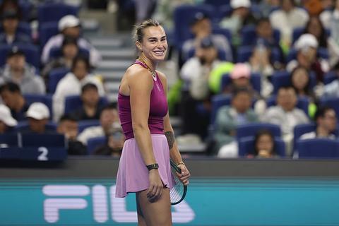 Toptennisster Aryna Sabalenka slaat terug na kritiek op de US Open met overtuigende rentree: 'Ik had de volledige focus'