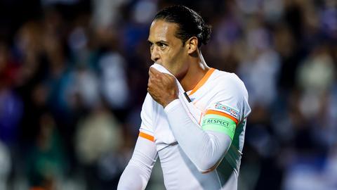 Pijnlijk probleem rond Oranje-aanvoerder Virgil van Dijk (35) blootgelegd: 'Xavi moet een keuze maken'