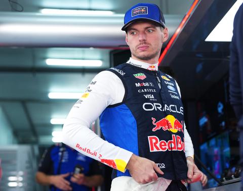 Dit is waarom Max Verstappen tijdens een race kilo's afvalt: 'Dat gaat zo ontzettend hard'