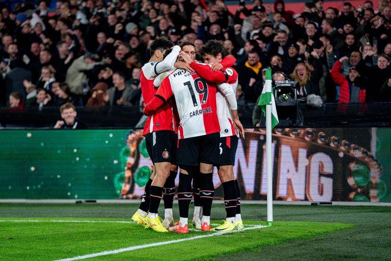 Feyenoord herstelt zich na verlies in Klassieker: twee goals in twee minuten geven doorslag tegen AZ