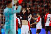 AZ-verdediger beleeft horrorweken na pech tegen Feyenoord: opnieuw negatieve hoofdrol
