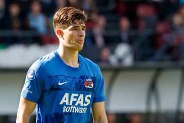 Furieuze arbiter Danny Makkelie helemaal klaar met Wouter Goes: omstreden verdediger hard aangepakt