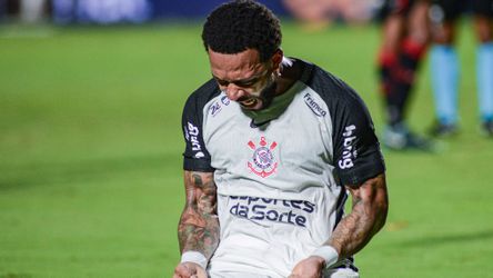 'Oranje-topscorer Memphis Depay zet luxe leven in hotel opzij, financiële problemen blijven spelen'