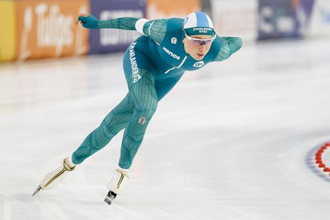 Topschaatsster Merel Conijn laat Irene Schouten schrikken op NK afstanden: opnieuw groot feest voor ploeg Jillert Anema