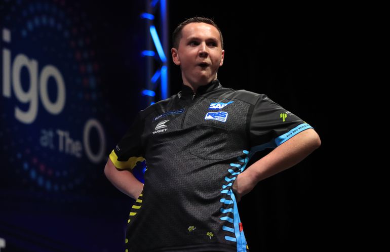 'Nieuwe Phil Taylor' (18) krijgt enorme schorsing vanwege matchfixing en merkwaardig precieze boete