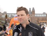 Sven Kramer in gesprek met Sportnieuws.nl op de ijsbaan bij het Museumplein