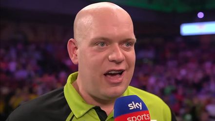 Euforische Michael van Gerwen bezorgt Engelse zender lichte hartverzakking: 'Excuses voor het taalgebruik'