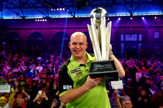 Zo verging het Michael van Gerwen in eerdere finales WK darts: van pijnlijkste nederlaag tot historische zege