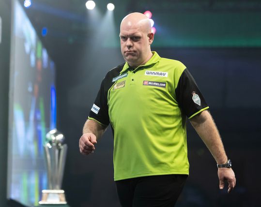 Emotionele Michael van Gerwen openhartig na verloren WK-finale: 'Het komt goed'