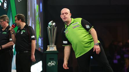 Toch géén snelle herkansing voor Michael van Gerwen: wereldkampioen darts Luke Littler trekt zich terug