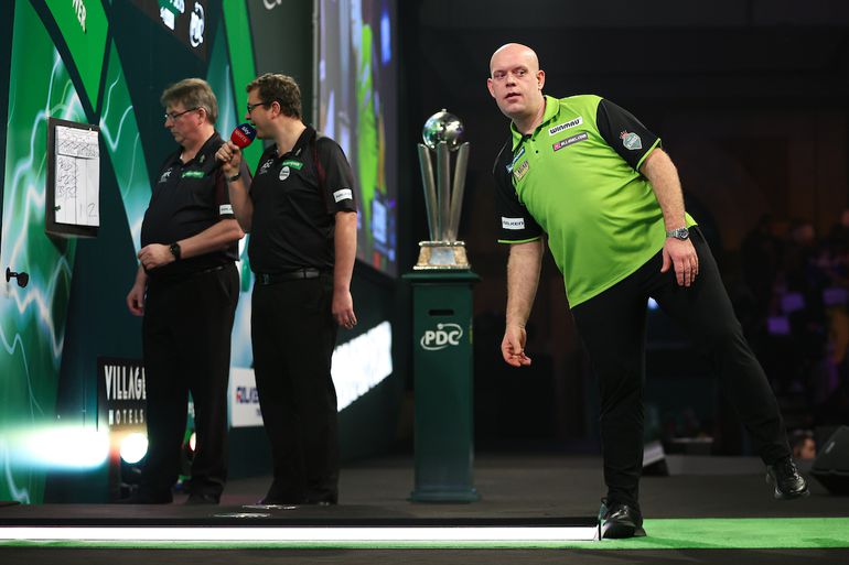 Toch géén snelle herkansing voor Michael van Gerwen: wereldkampioen darts Luke Littler trekt zich terug