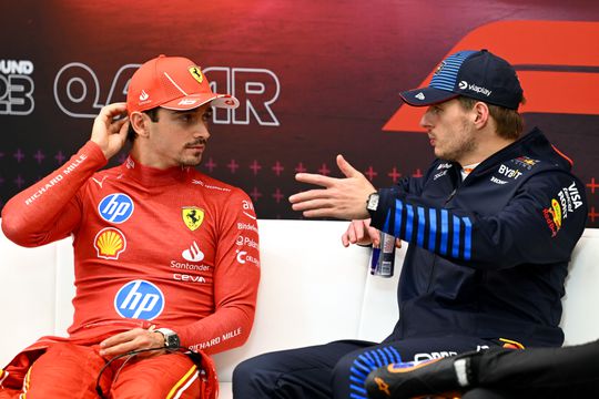 Charles Leclerc bewondert 'agressieve' Max Verstappen: 'Ik heb dat ook in me'