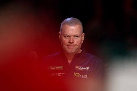 Raymond van Barneveld geeft Gian van Veen tip voor finale WK darts: 'Ik heb een grote fout gemaakt'